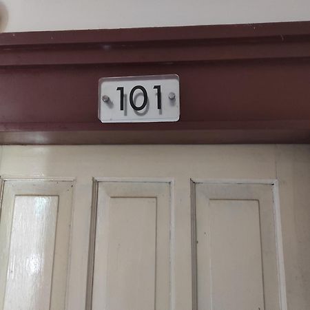 Oyo 93411 Syariah Hotel Tomborang Karema Kültér fotó