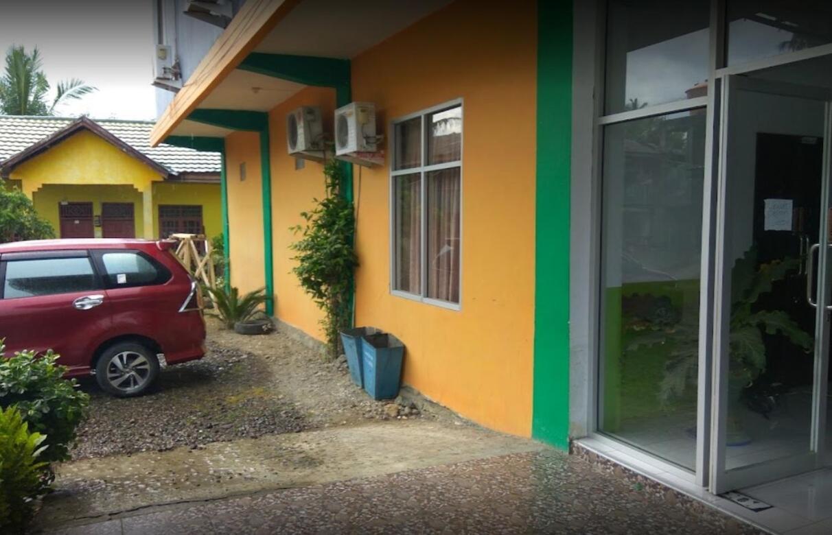 Oyo 93411 Syariah Hotel Tomborang Karema Kültér fotó