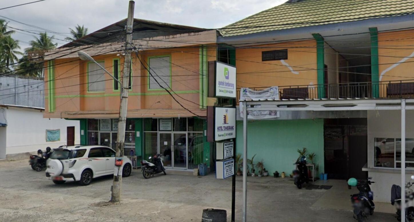 Oyo 93411 Syariah Hotel Tomborang Karema Kültér fotó